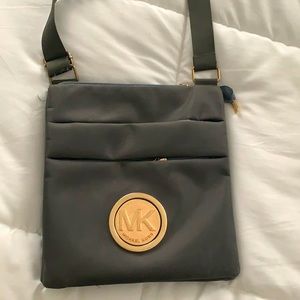 Micheal Kors crossbody purse